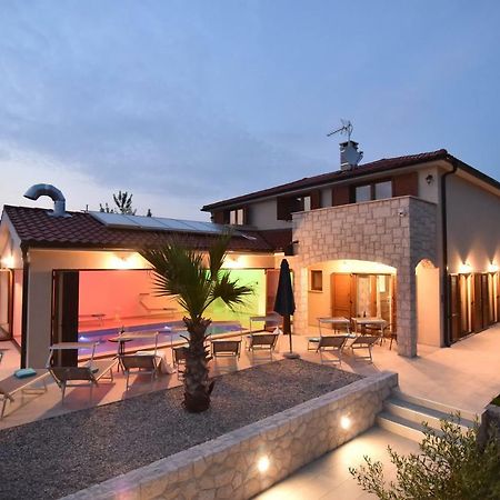 Villa Muskatel -With Heated Pool Brzac Exteriér fotografie